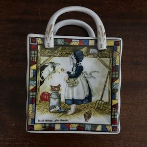 NWOT Sandi Gore Evans Ceramic Basket Vase